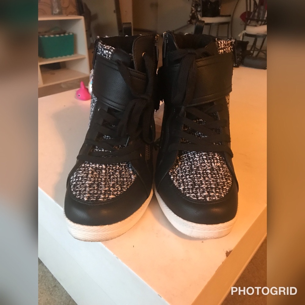 Women’s Fashion Sneakers